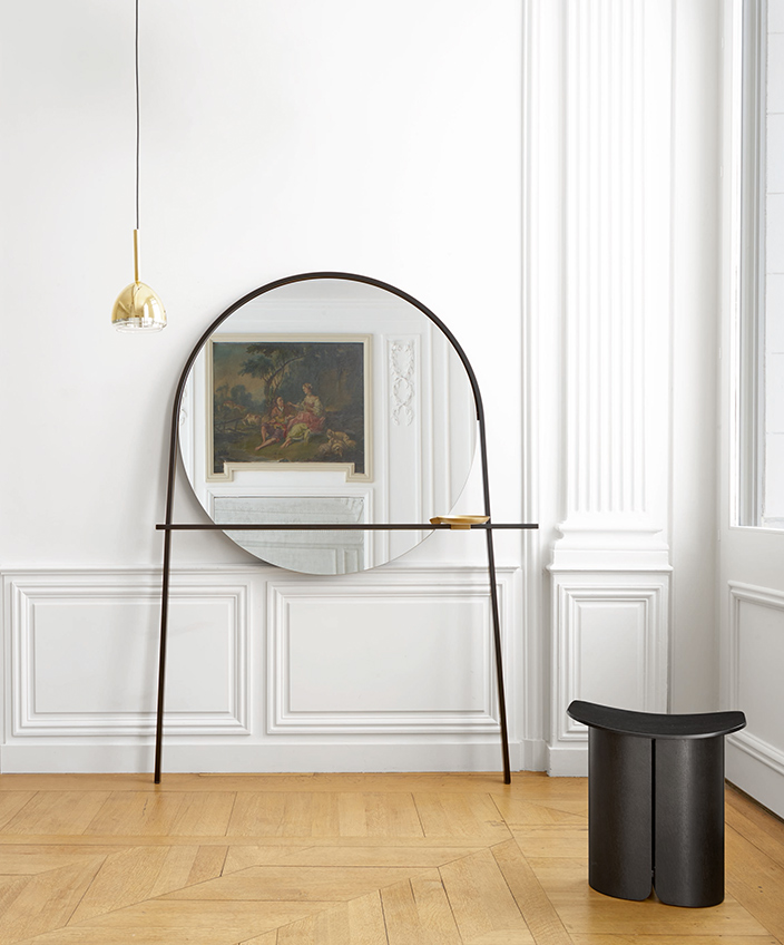 Signatures Singulières Magazine. Collection de mobilier de Ligne Roset. Miroir Geoffrey.