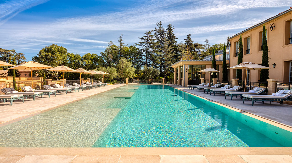 villa saint-ange - hotel, restaurant, spa à aix en provence - hotel 5 étoiles à aix en provence - hotel avec piscine à aix en provence - bastide du XVIIIe siecle - signatures Singulières Magazine - magazine digital des talents français