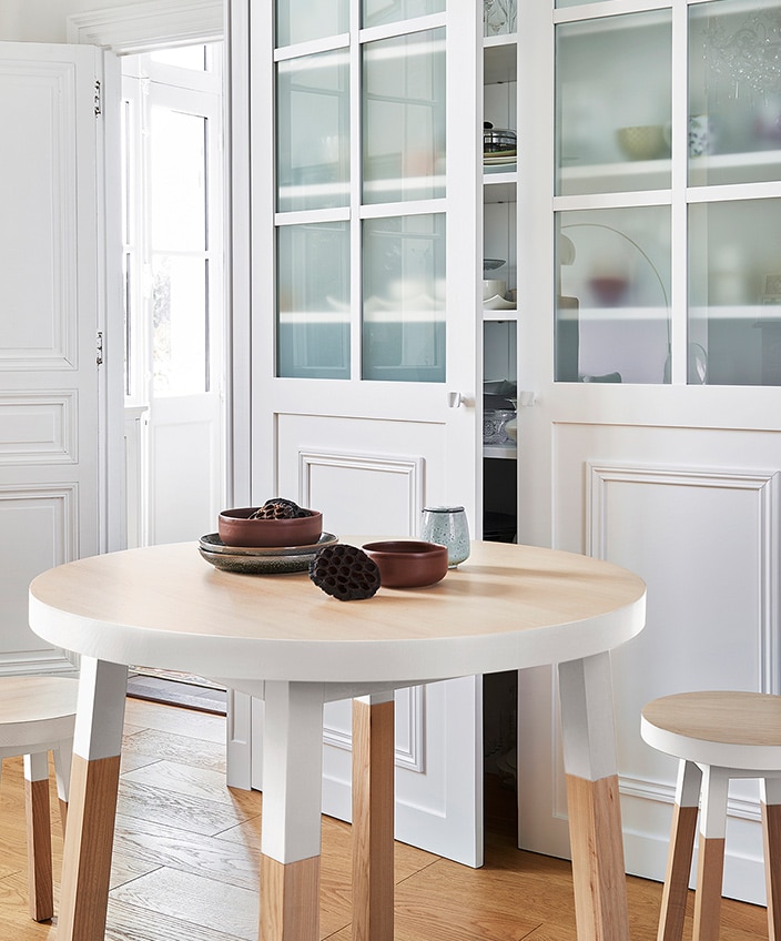 mon petit meuble francais - mobilier made in france - table de repas ronde - signatures singulieres - le magazine des talents français