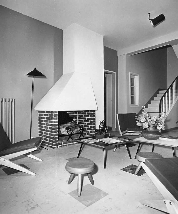 editions serge mouille - Tabouret Charlotte Perriand - signatures singulieres magazine