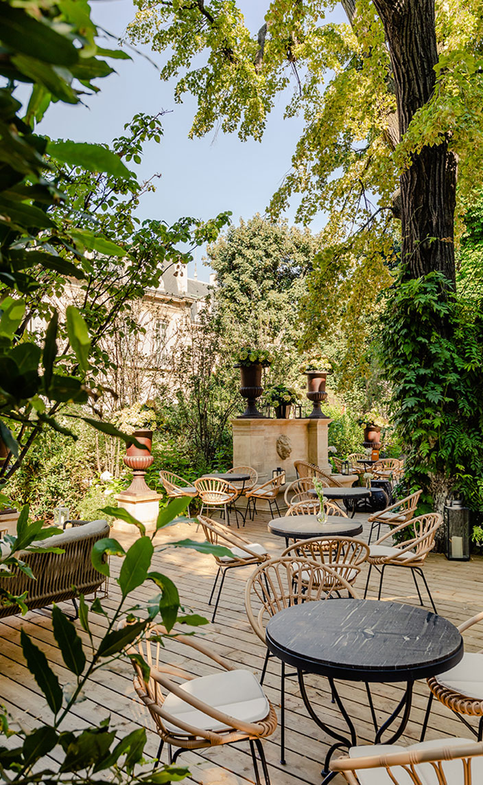 terrasse du restaurant apicius - signatures singulieres magazine