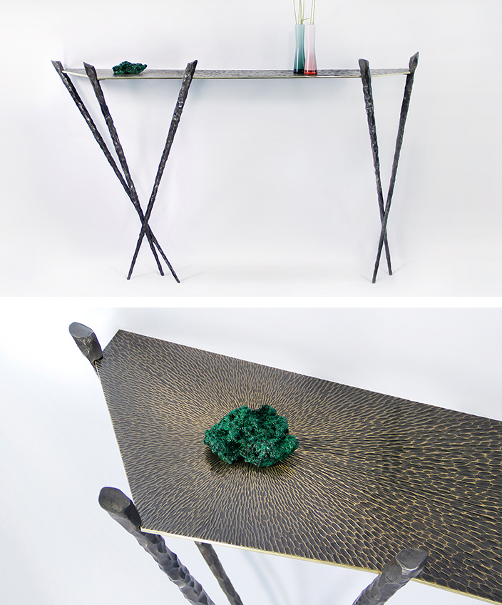 console en bronze - signatures singulieres