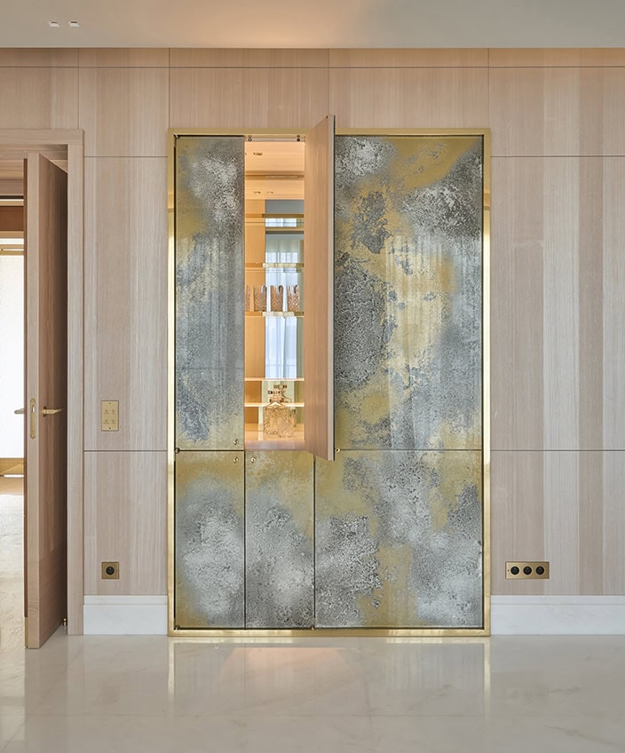 porte de placard en verre eglomise